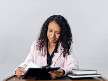 Как банкротство физлица влияет на получение пенсии и субсидий