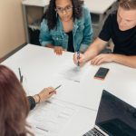 Как проходит банкротство для сотрудников демографии в России