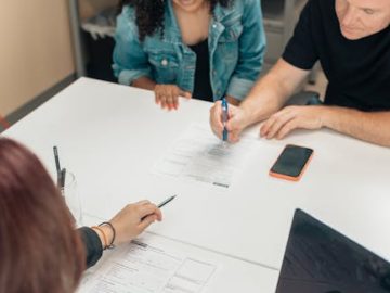 Как проходит банкротство для сотрудников демографии в России