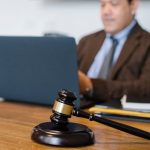 Какие вопросы решает адвокат при внесудебном банкротстве