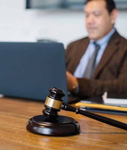 Какие вопросы решает адвокат при внесудебном банкротстве