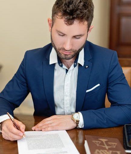 Как проходит банкротство физлица с долгами по налогам и ипотекой