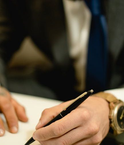 Процедура освобождения от долгов с консультацией юриста