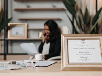 Процедура освобождения от долгов с консультацией юриста