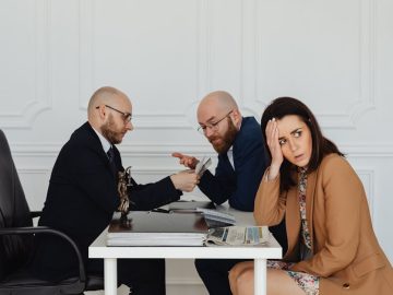 Услуги адвокатов по списанию долгов с минимальной стоимостью и полной поддержкой РФ